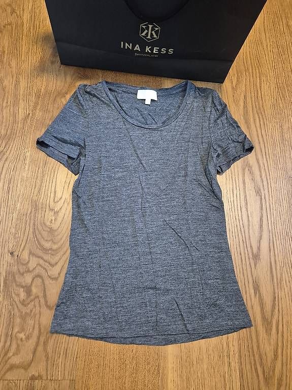 Ina Kess T-shirt: Ina Kess T-Shirt,  grau – Usato da Feusisberg venduto da cts_55rn 1