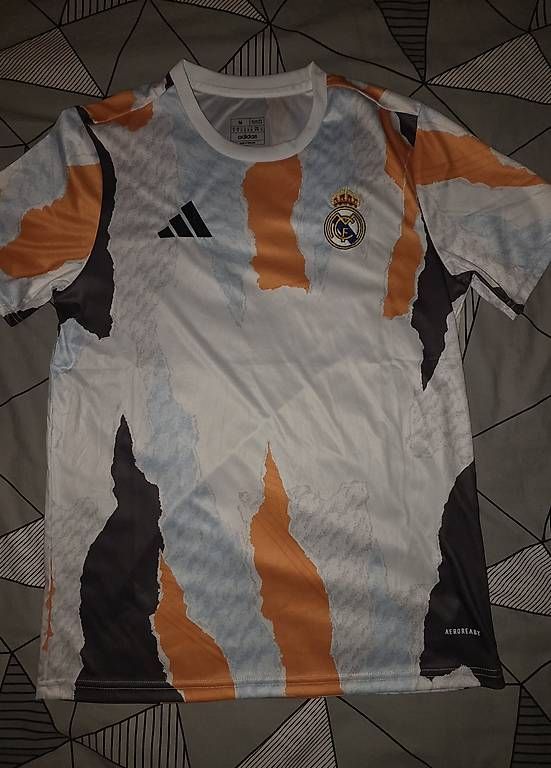 Canottiere & Pantaloni: Maillot Real Madrid M – Usato da Petit-Lancy venduto da zesmile 3