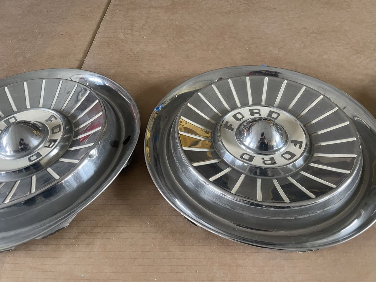 Ford Tutti pezzi di ricambio auto: Ford hub caps 14 zoll – Usato da Eggersriet venduto da faeh1999 4