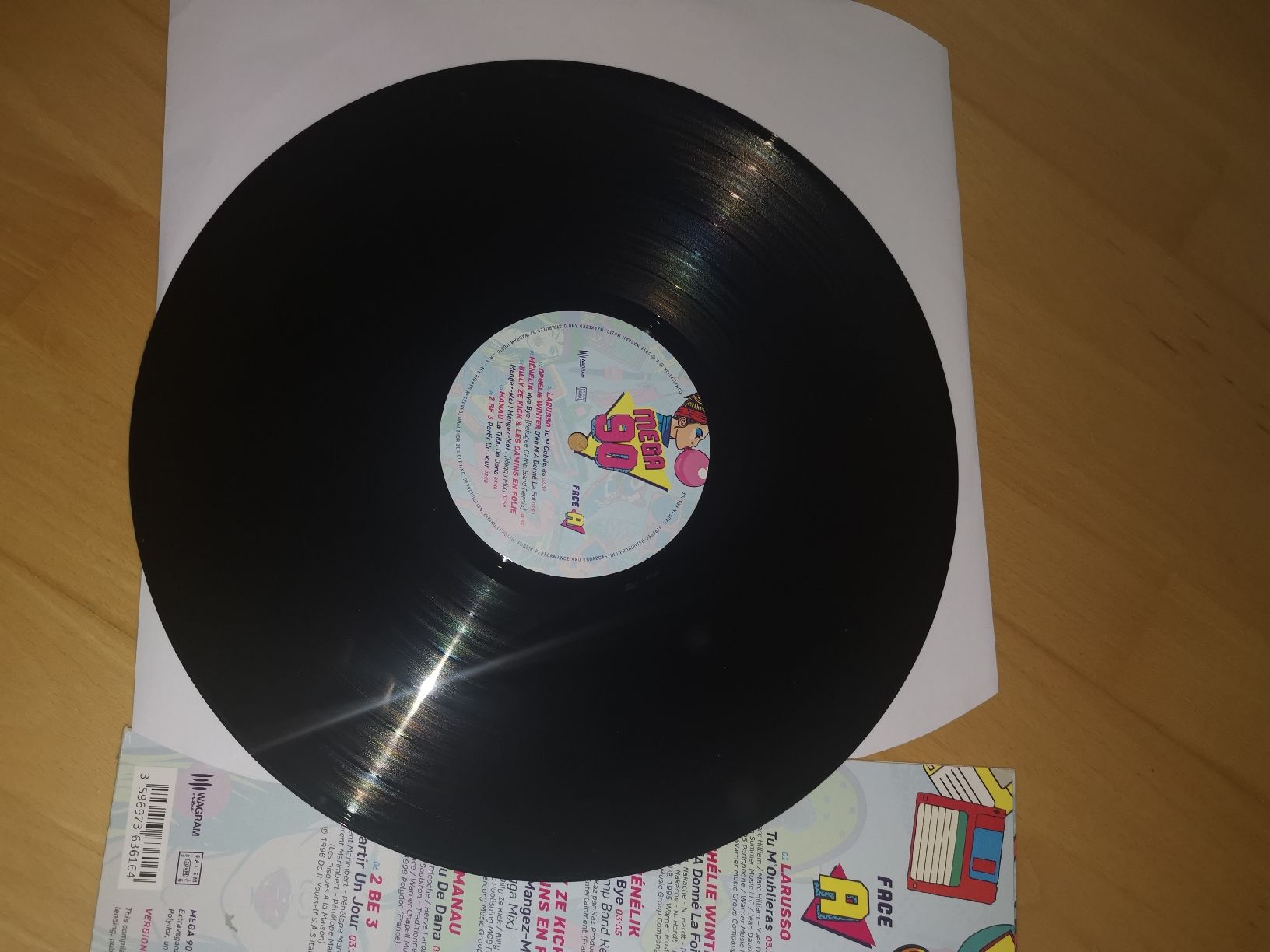 Schallplatten: Vinyle MEGA 06 - Compilation Années 90 en Excellent état – Gebraucht aus La Corbaz von Emma22cj 2