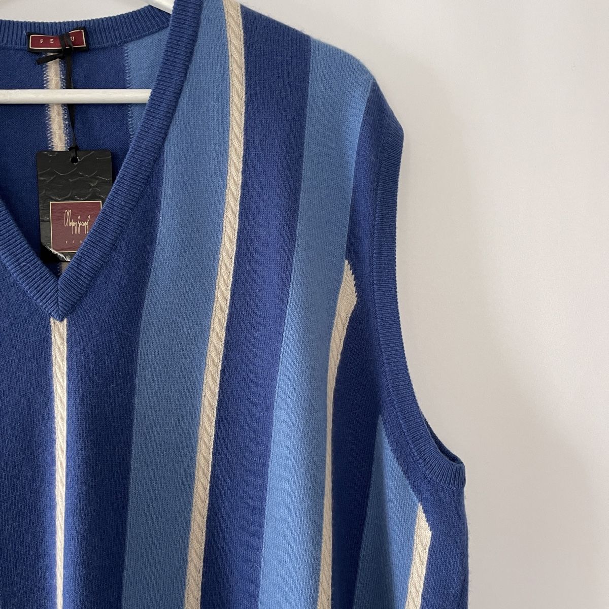 Gilet & Giacche: FERU Cashmere Vest – Nuovo e nell'imballaggio originale da Freienbach venduto da Avviivva_Shop 1