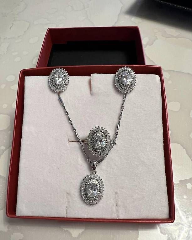 Altri gioielli: Schmuck-Set – Usato da Glattbrugg venduto da mir_vx2c
