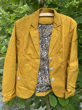 Senffarbene Manchesterjacke