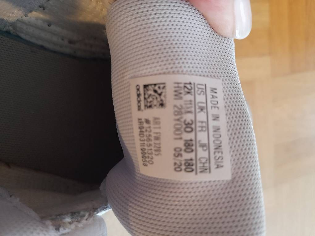 Scarpe per ragazzi: Adidas Kinder Schuhe Gr 30 – Usato da Hochdorf venduto da gal_w9hk 1