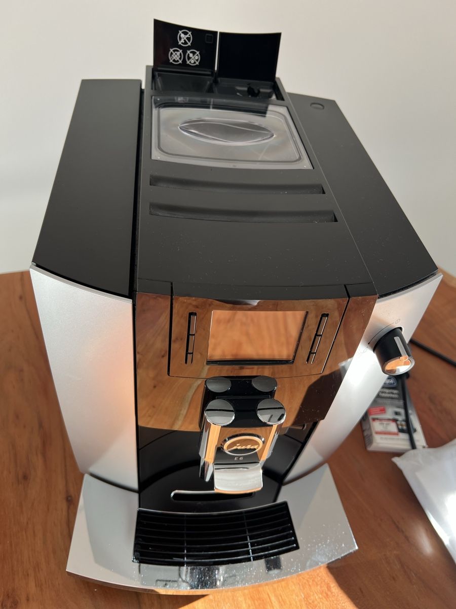 Jura Kaffeemaschinen & Espressomaschinen: JURA E6 Vollautomat – Gebraucht aus Herisau von YOLO76 1