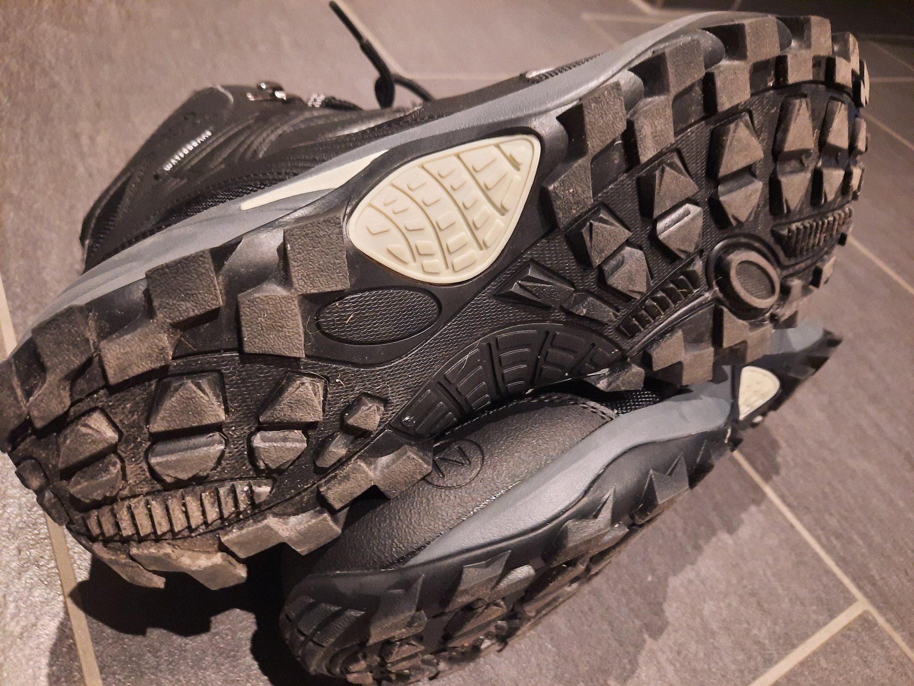 Scarpe per ragazzi: Winterschuhe 46N Gr. 40 – Usato da Rothrist venduto da Ellie 3