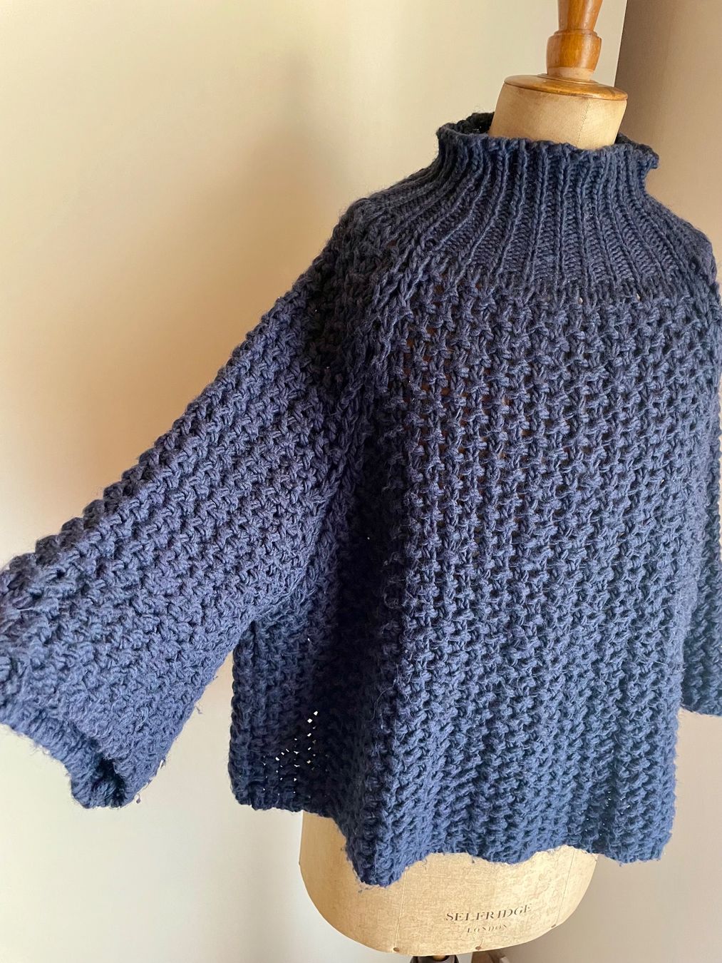 Maglioni & Felpe: Damen Strickpullover Marta dunkelblau One Size – Usato da Oberwil BL venduto da another-day-of-sun 2