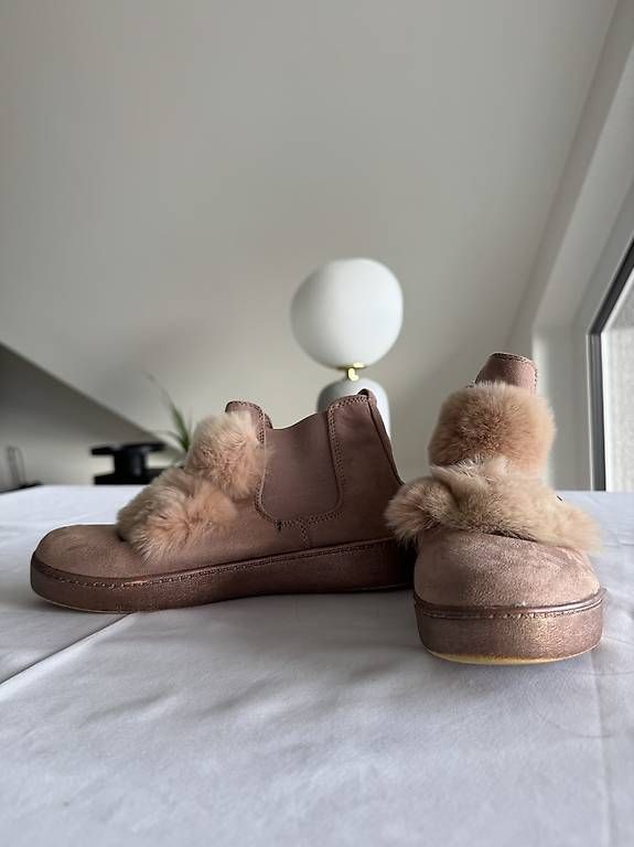 Scarpe da donna: Pinke Fell-Boots mit Pompons – Nuovo e nell'imballaggio originale da Schlieren venduto da gue_m9qk 4