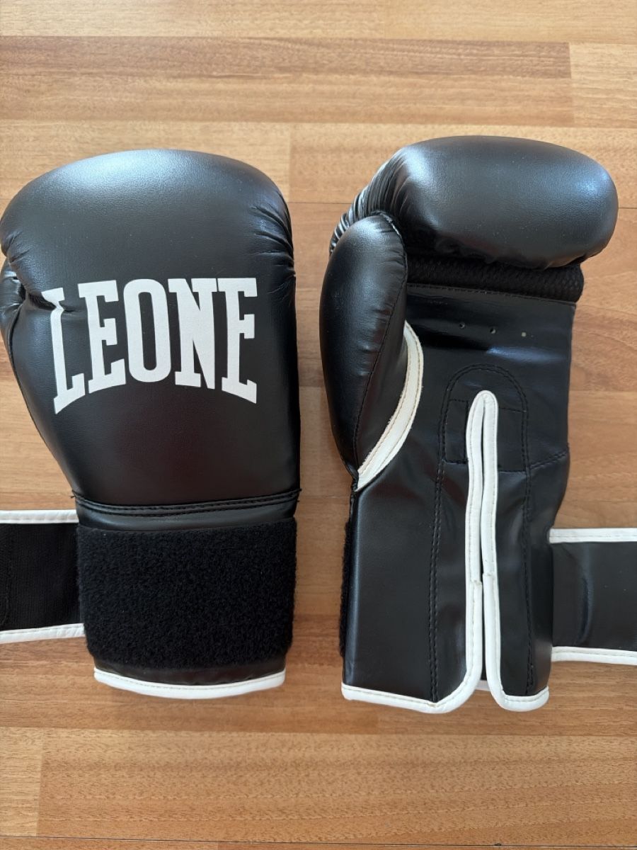 Guanti & manicotti: Leone boxing Handschuhe  – Usato da Arbon venduto da lea_h6r7 2