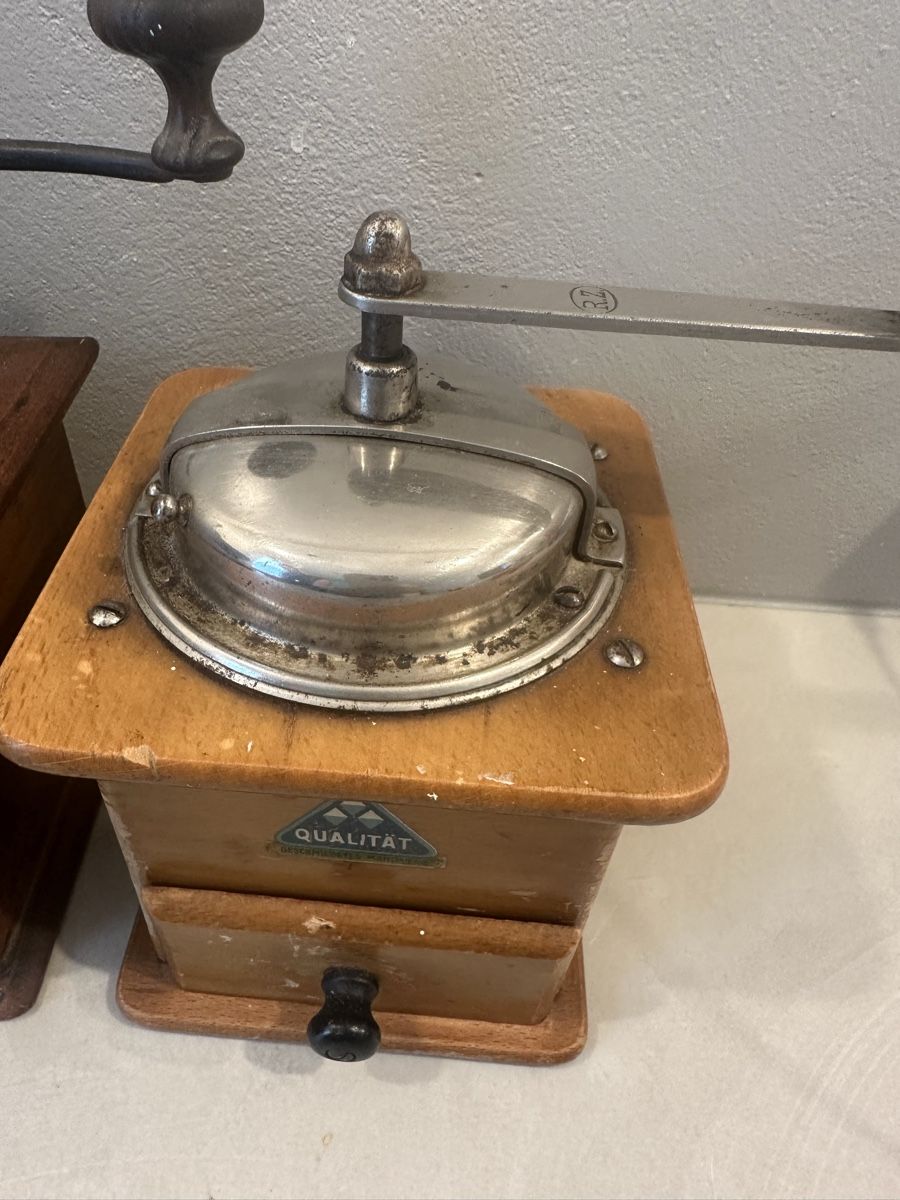 Elettrodomestici da cucina: 2x Antike Kaffeemühlen aus Holz – Usato da Nebikon venduto da Vanessa2003 2