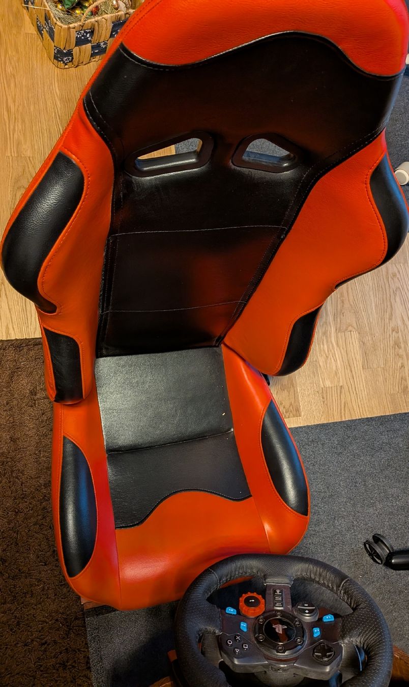 Supporti a parete: Racing seat Playseat marke Eigenbau – Usato da Samstagern venduto da tim_t7mb 5