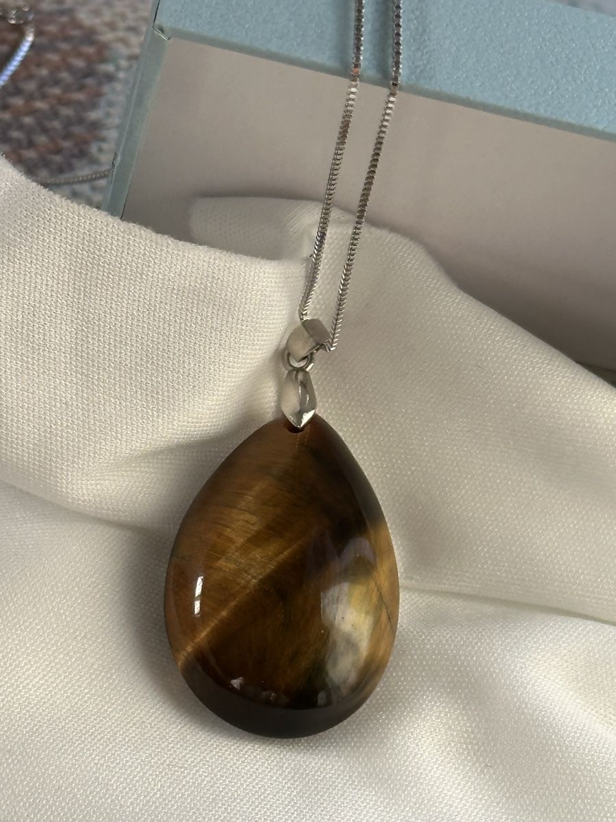 Ciondoli: Collier élégant avec pendentif œil de tigre – Nuovo (secondo la descrizione) da La Chaux-de-Fonds venduto da Meliha2008