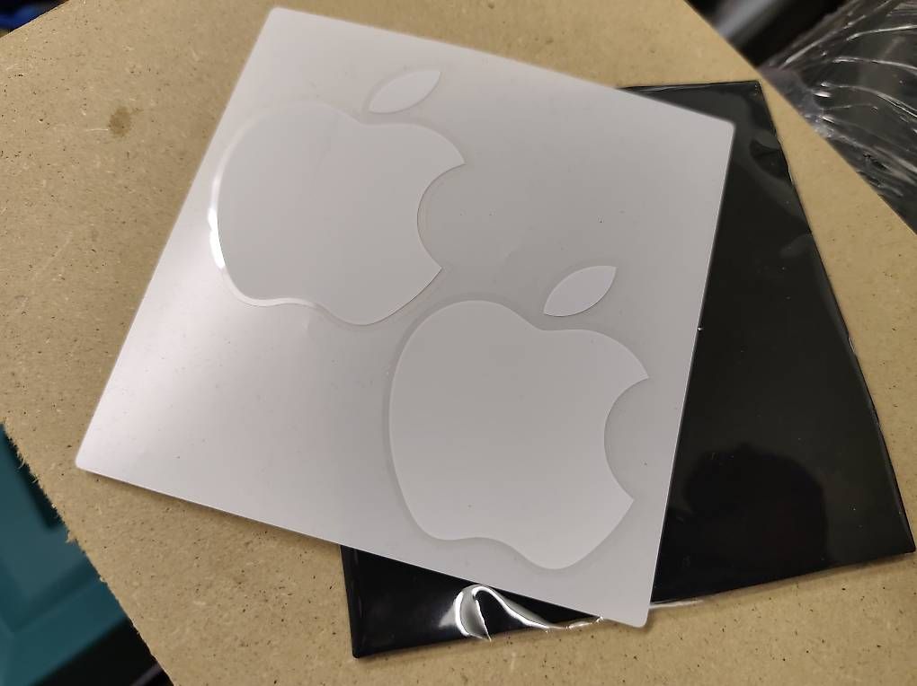 Sticker: Apple Aufkleber und Tuch. Original. – Usato da Schiers venduto da Pet70