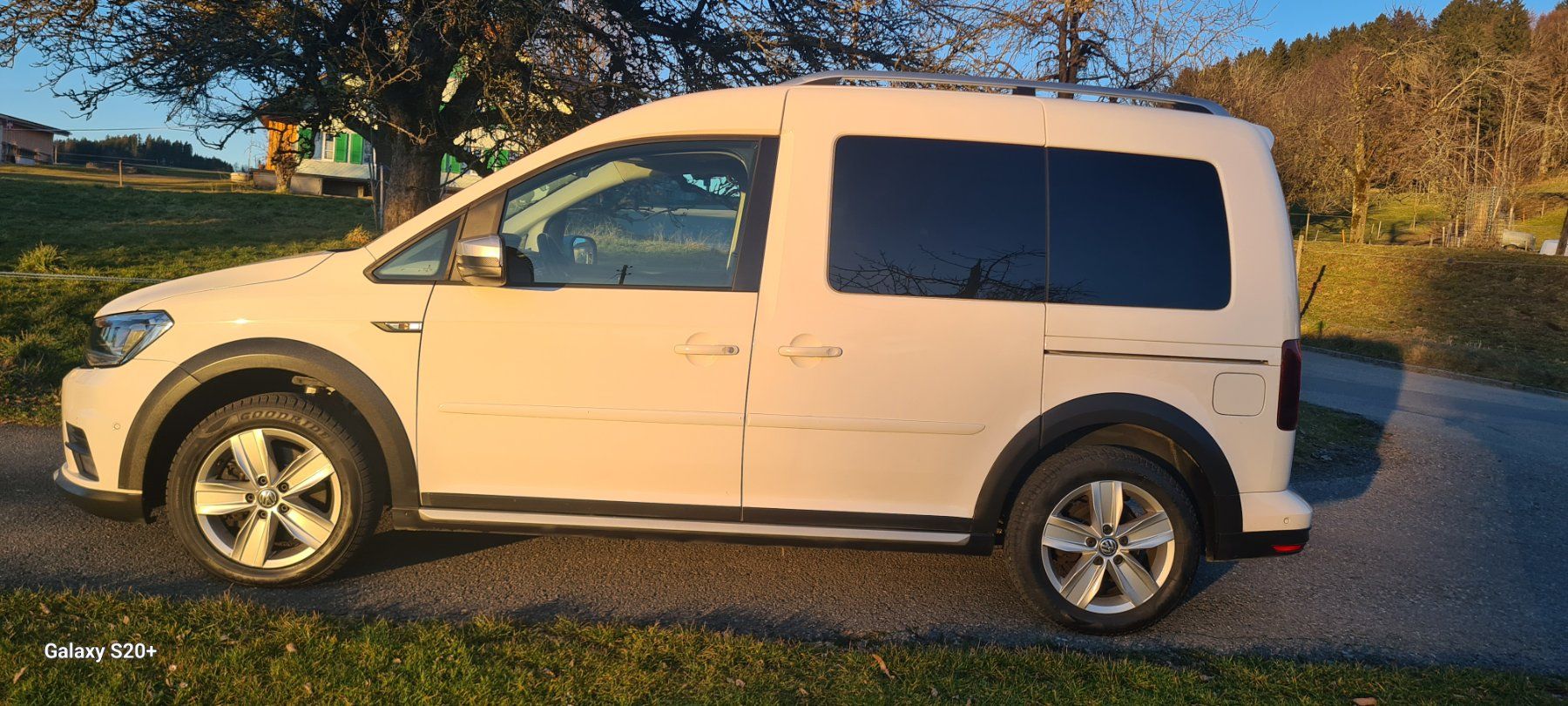 VW Automobili: VW Caddy Alltrack Diesel DSG TOP – Usato da Worb venduto da Werich 1