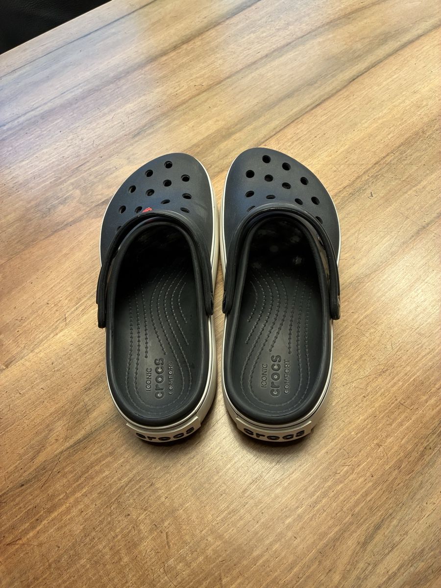 Schuhe für Mädchen: Crocs – Gebraucht aus Urnäsch von Hua-Hin 1