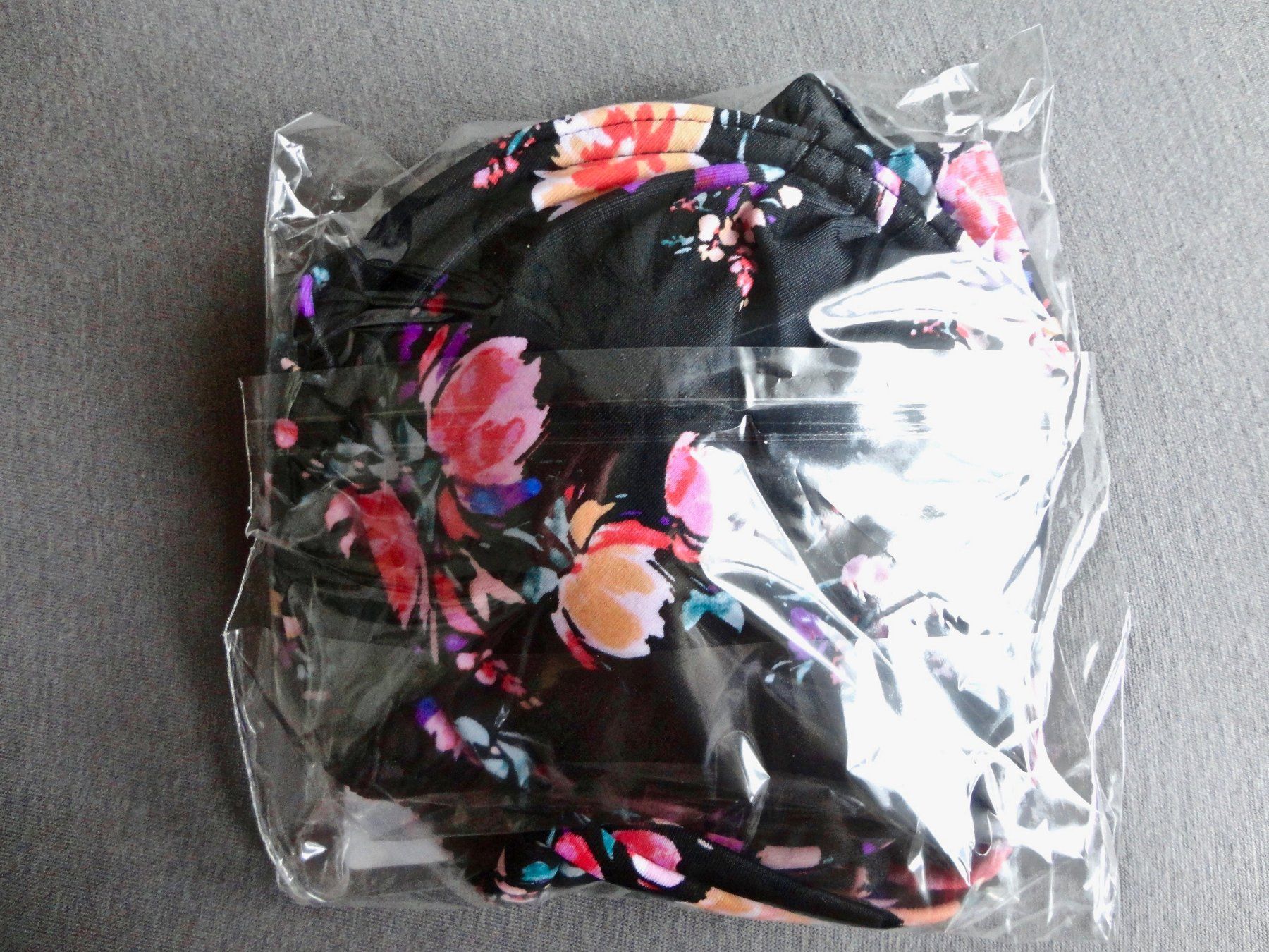 Badekleider & Bikinis: Jette Bügel-Bikini Top, Schwarz Cup B 36 – Neu und originalverpackt aus Dottikon von Facehugger2012 1