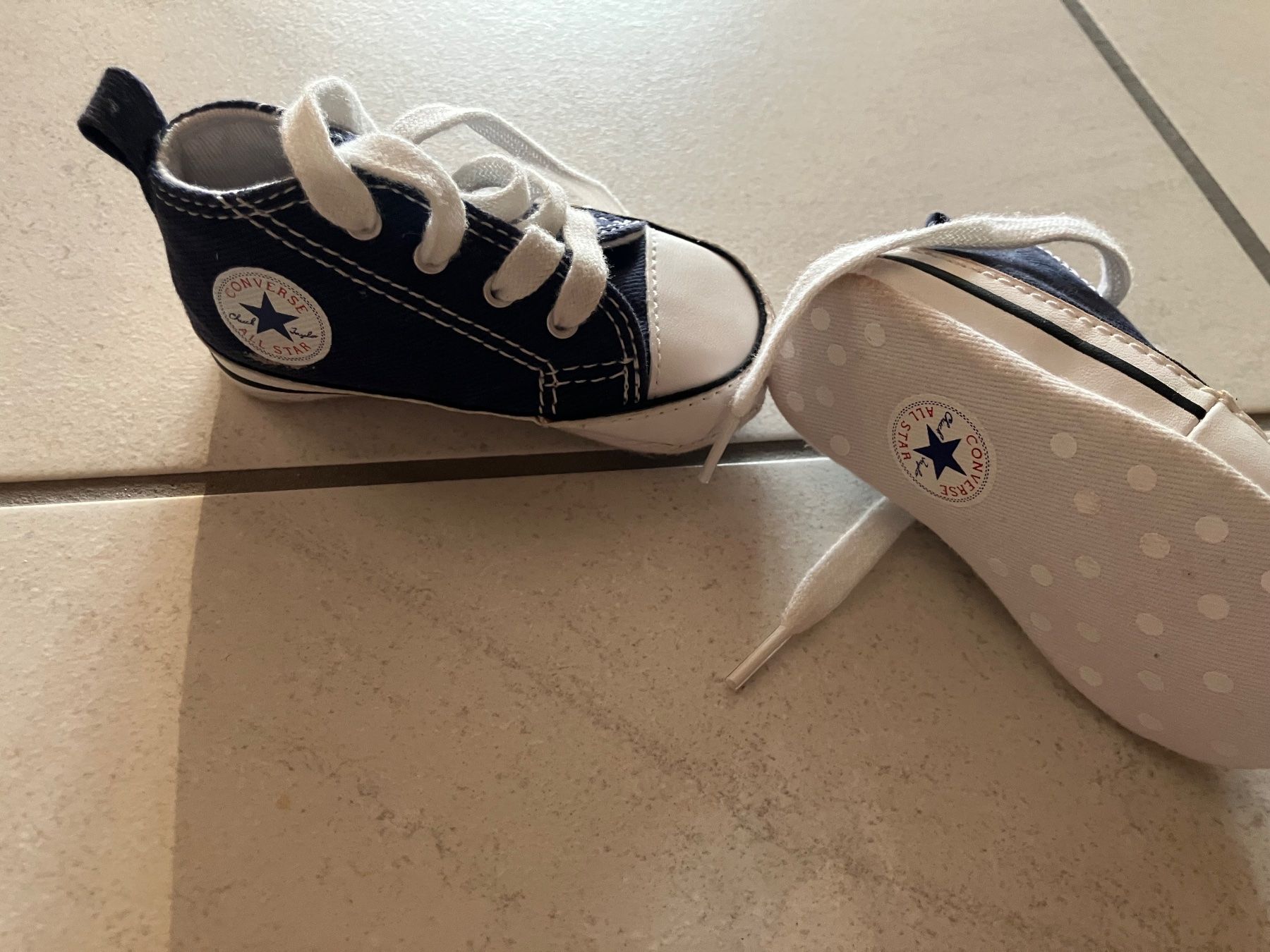 Converse Schuhe für Jungen: Converse Babyschuhe 18 – Gebraucht aus Chur von steffeli04 2