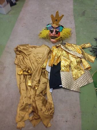 Fasnachtskostüm König Gold, Grösse M, Top Zustand!