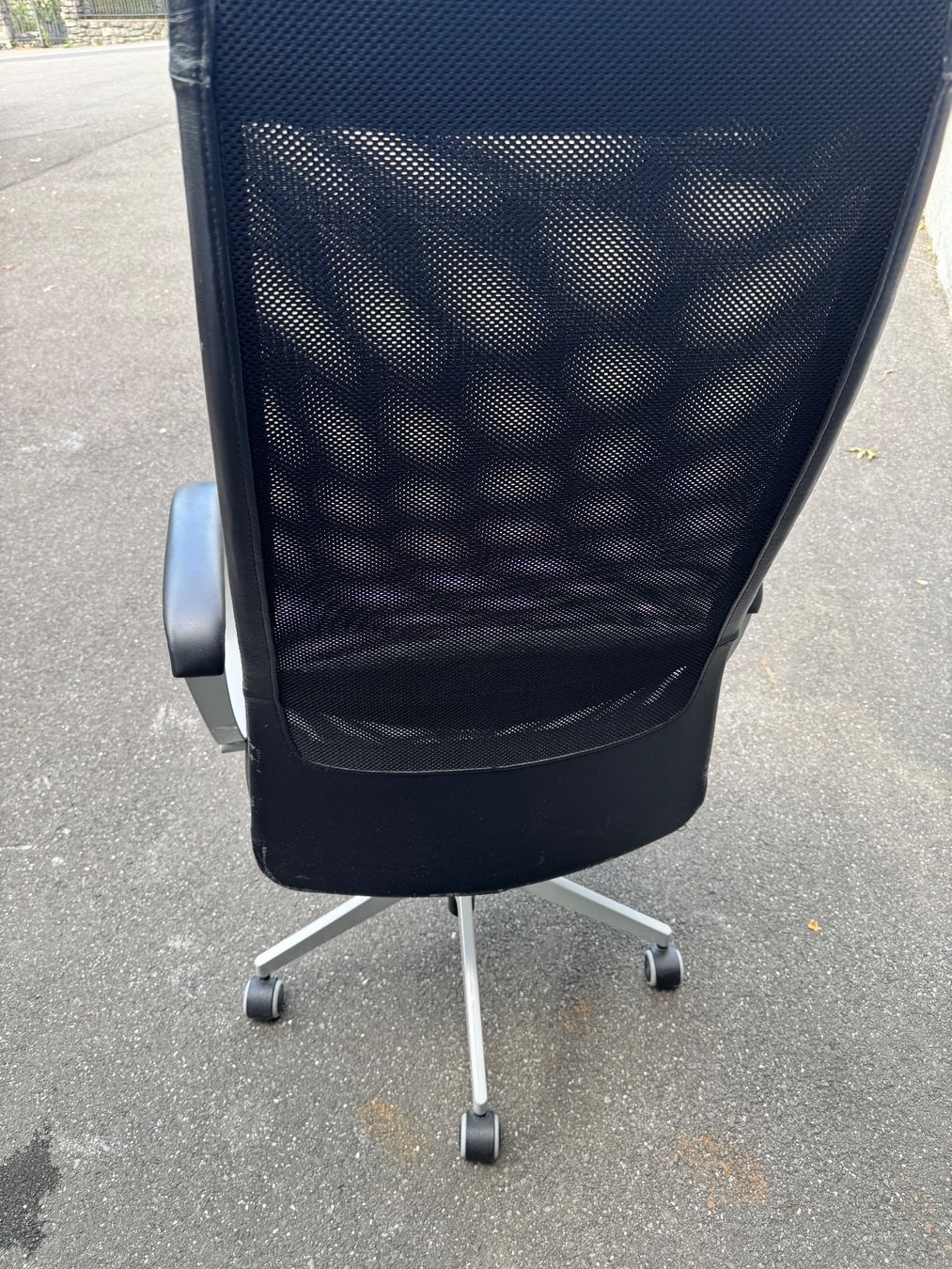 Ikea Chaises: Ikea Bürostuhl mit Rollen – D'occasion à Seewen SZ par web_ 2