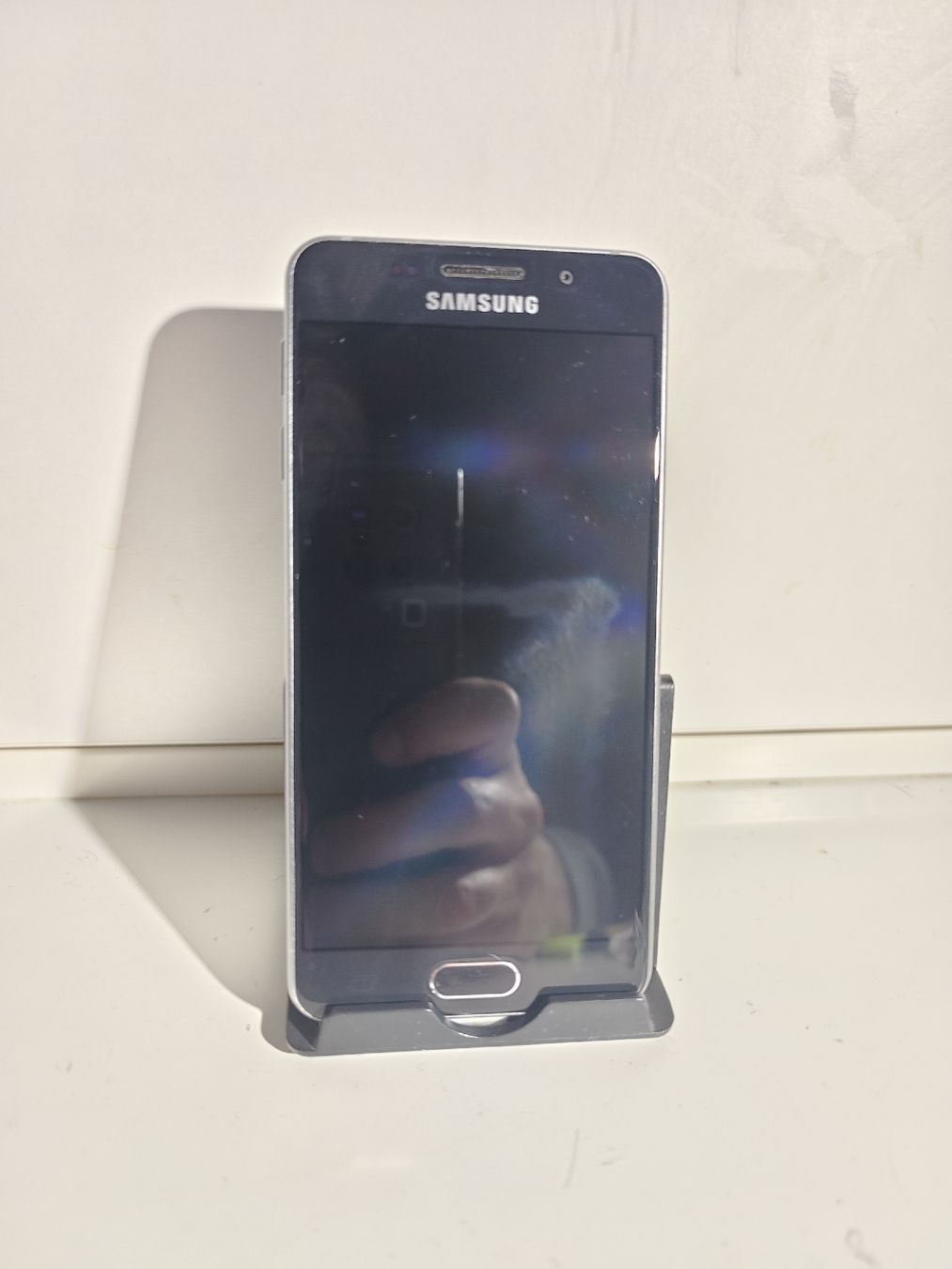 Samsung Telefoni cellulari / Smartphones: Samsung Galaxy A3 (2016) - Defekt – Difettoso da La Tour de Peilz venduto da Dejobokin 1