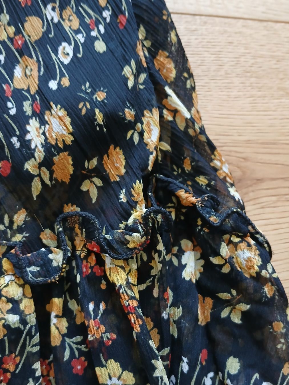 Robes et jupes: Vestito nero a fiori – D'occasion à Baar par fla_v78d 2
