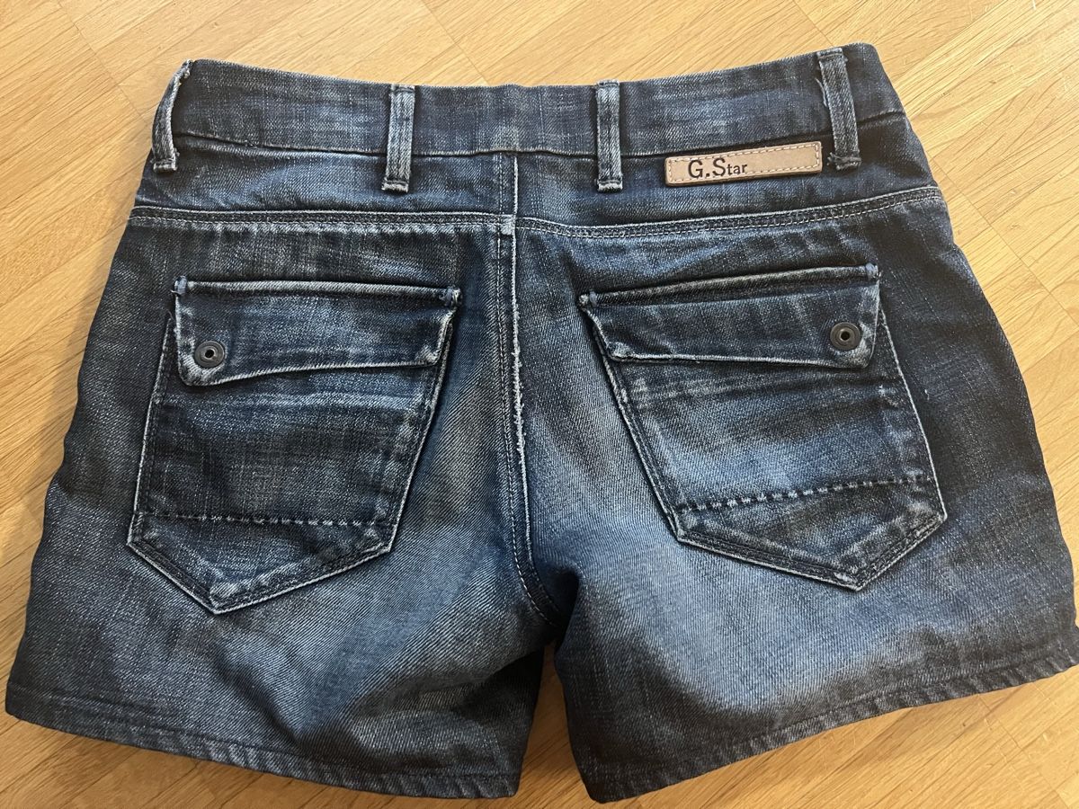 G-Star Pantaloni: G-Star schort Gr.26 – Usato da Binz venduto da jousi7