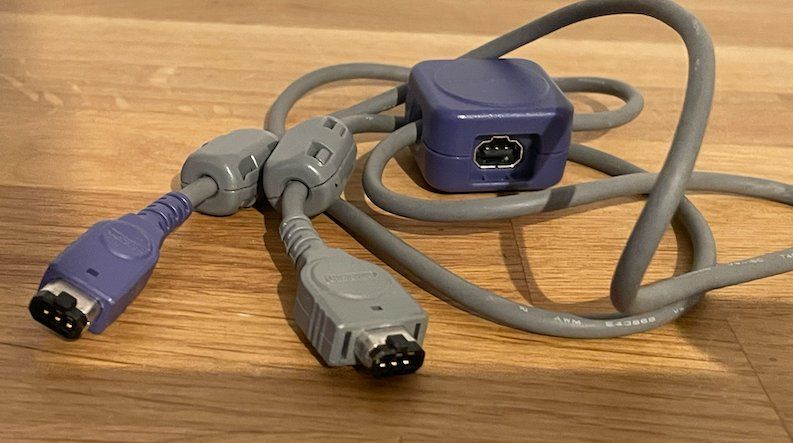 Nintendo Jeux: Gameboy Advance/SP - Original Link Cable (AGB-005) – D'occasion à Vevey par retrovg