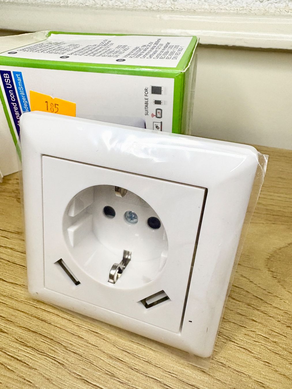 Spine: USB Shuko-Steckdosen mit 2 integrierte LadegeräteSmart – Nuovo e nell'imballaggio originale da Rorschach venduto da Manuel-Zeno 1
