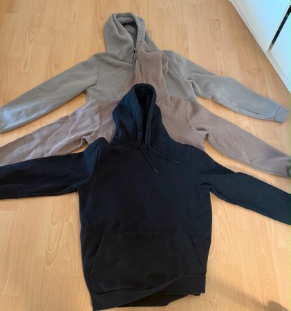 Kleiderpaket: 3 Hoodies, 2 Jeans, 3 T-Shirst + 1 Fleecejacke
