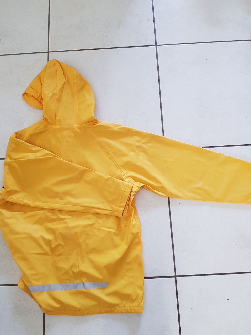 Jacken: ciré de pluie – Gebraucht aus Hermance von Triplebizzo 4