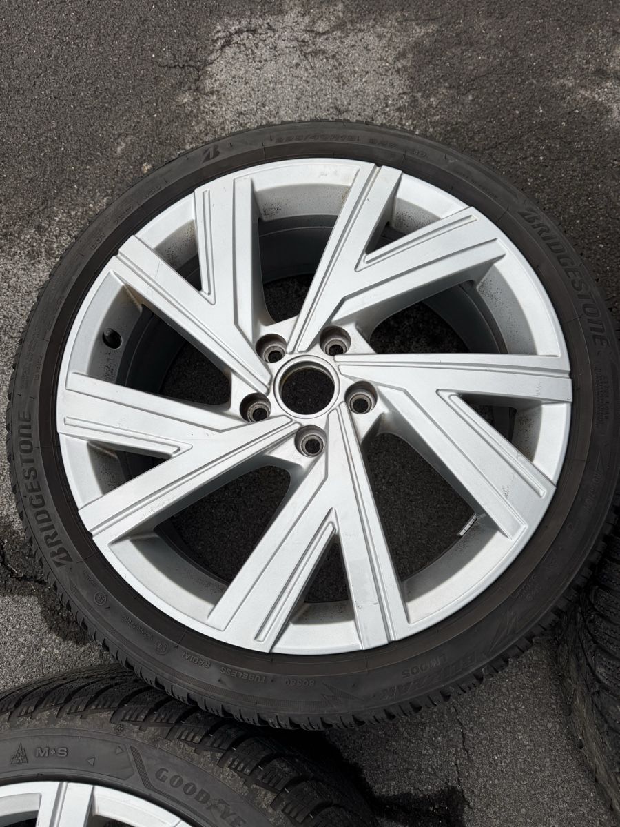 Volkswagen Pneus & Kompletträder: VW Golf VIII Winter 18 Zoll – Gebraucht aus Mollis von BSL10 3