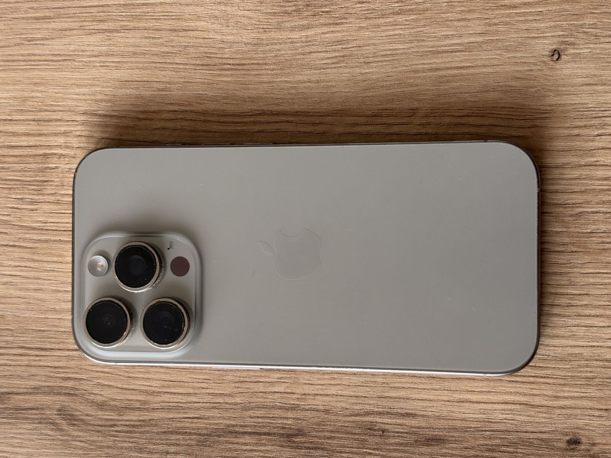 Apple Handys / Smartphones: Iphone 16Pro – Gebraucht aus Olten von LeeG01 1