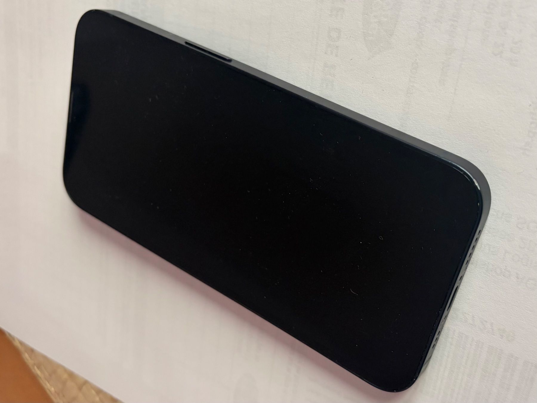 Apple Handys / Smartphones: iPhone 13 Midnight, 128 GB – Gebraucht aus Neuchâtel von Hibernatus 2
