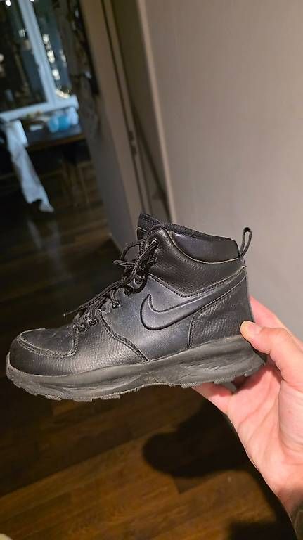 Herrenschuhe: Nike Manoa 17 Unisex Winterboots - Gr. 36 – Gebraucht aus Zürich von Tornadorey