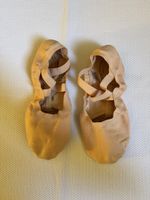 Ballett Schuhe und 2 Paar Strumpfhosen
