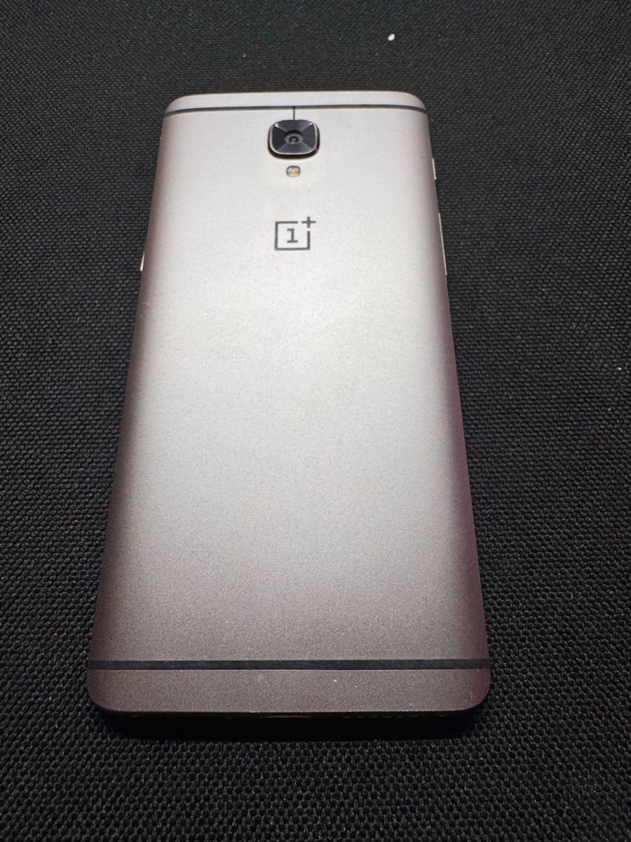 OnePlus Telefoni cellulari / Smartphones: OnePlus 3T – Usato da Niederbipp venduto da Bidhub