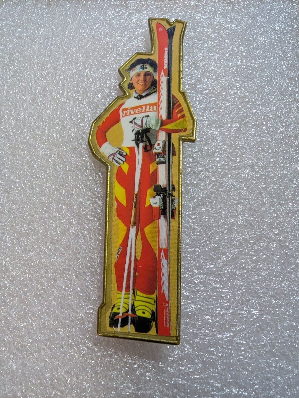 Placchette & Badge: Ansteckbutton 1: Rivella x Maria Walliser – Usato da Oppligen venduto da Pin-Fall-Shop