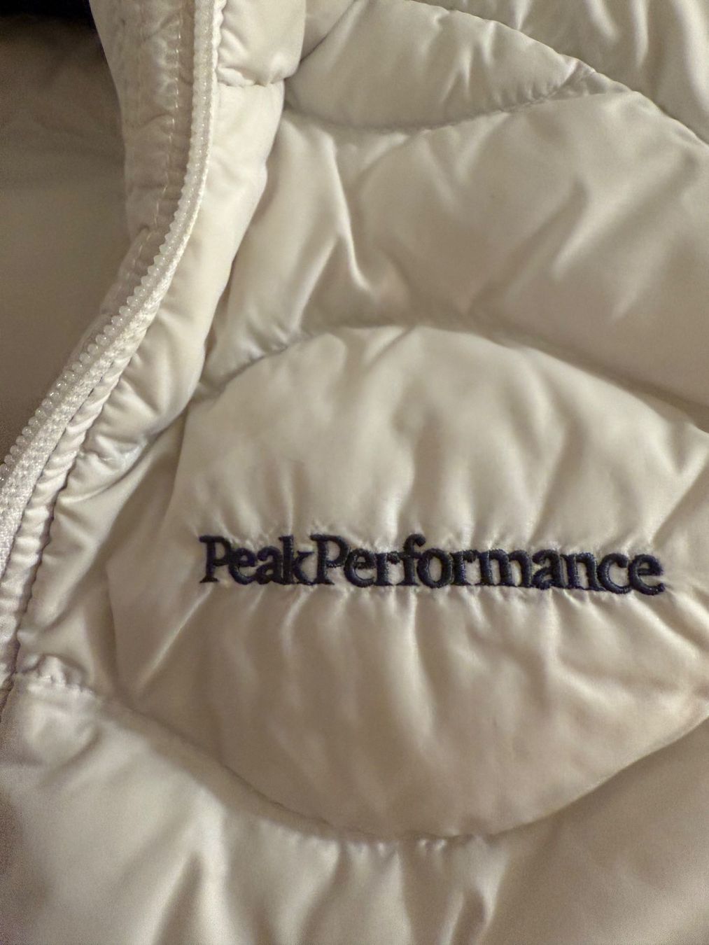 Peak Performance Jacken: Peak Performance Damen Weste – Gebraucht aus Zürich von SEDRAEN 4