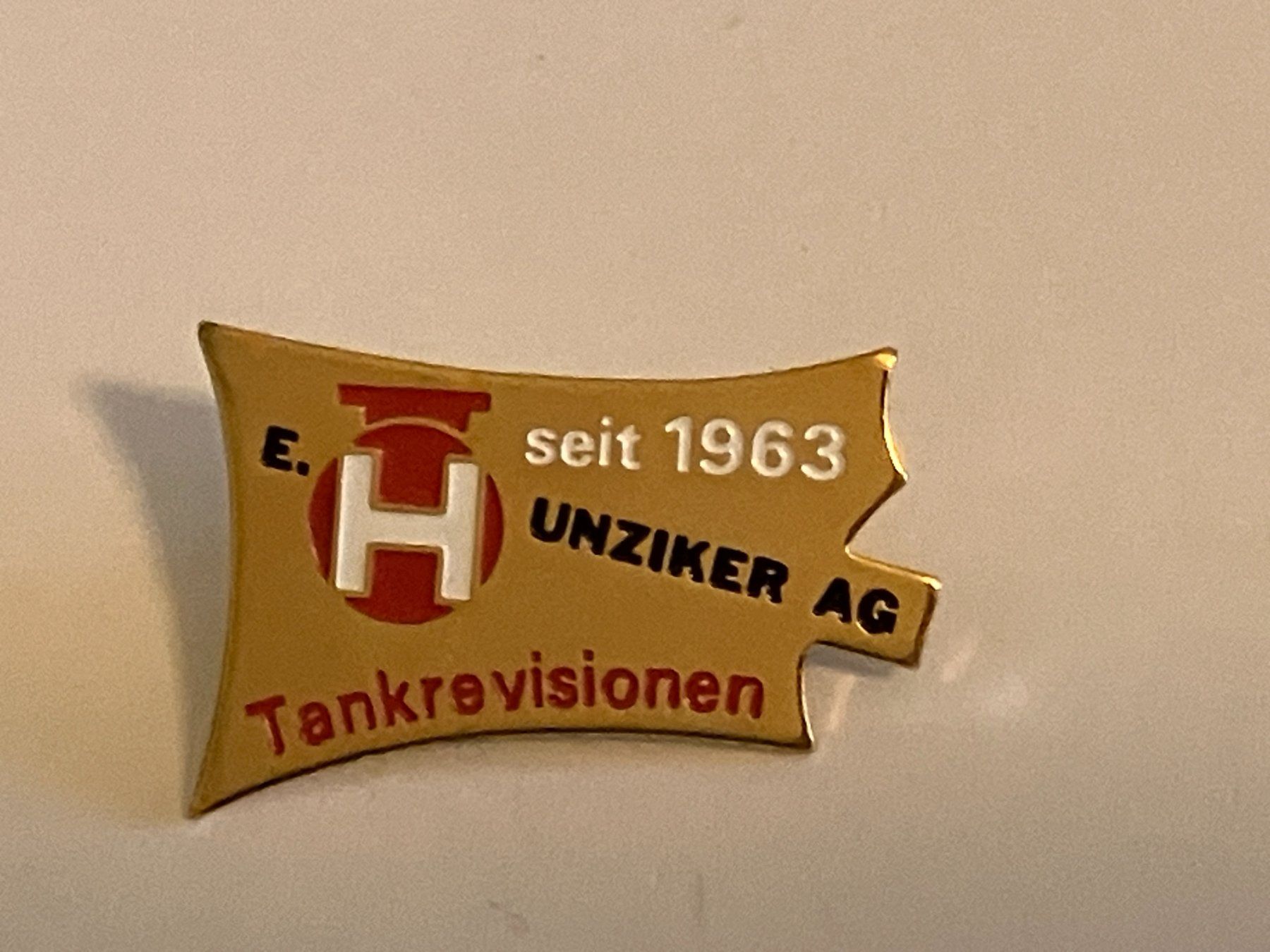 Placchette & Badge: 1 Pin E- Hunziker Tankrevision – Usato da Basel venduto da djwwpp