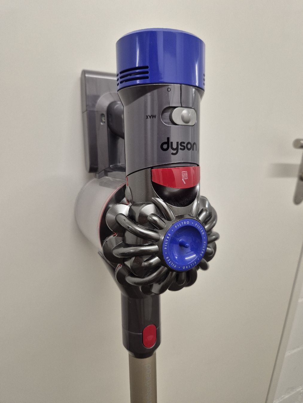 Dyson Aspirateurs & Accessoires: Staubsauger Dyson V8 Motorhead – D'occasion à Emmen par sima93j 1
