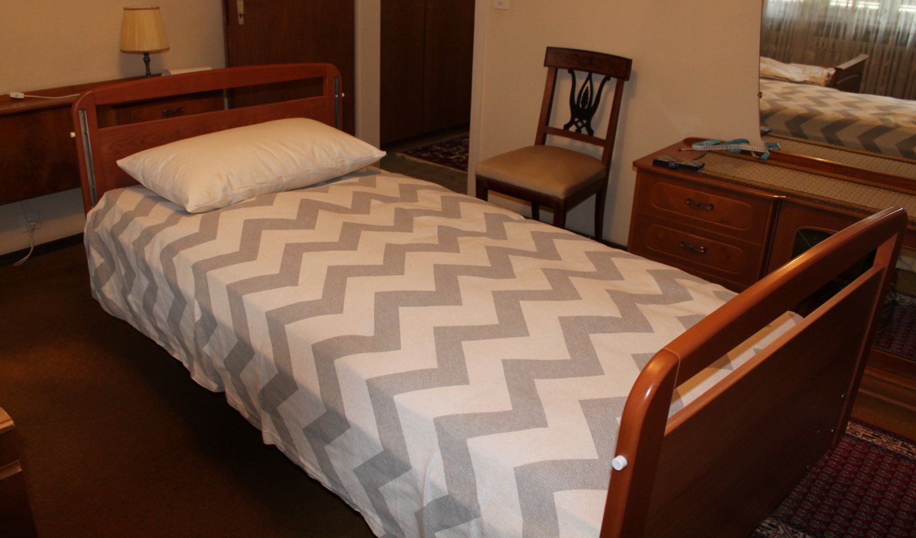 Betten: Letto da degenza in legno – Gebraucht aus Arosio von yaya62
