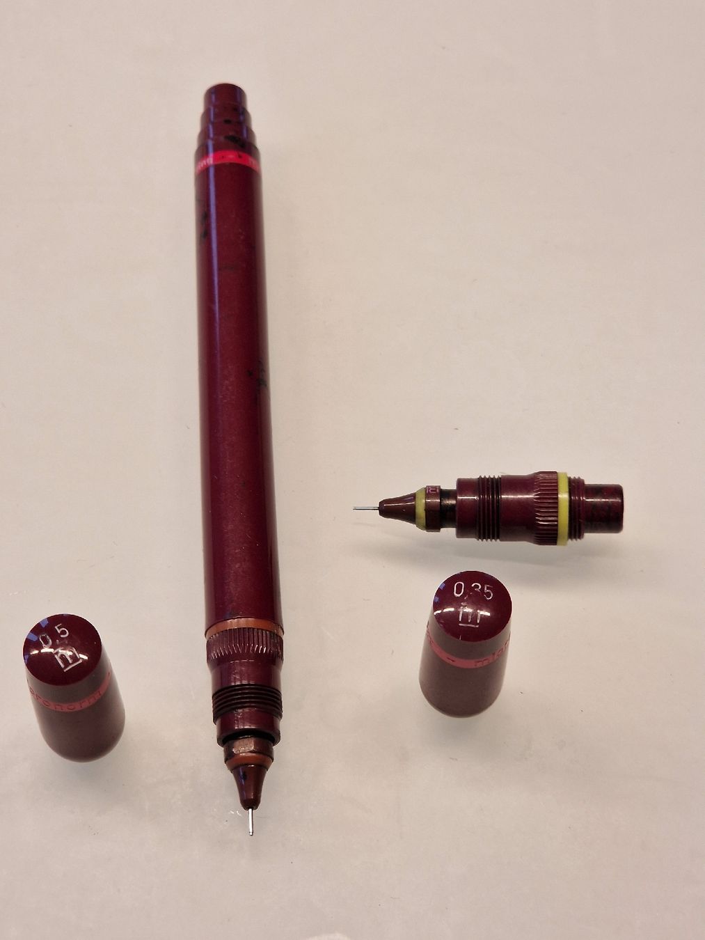 Rotring Penna & Evidenziatori: Rotring Isograph Tuschefüller 0.35, 0.5 mm, Variograph 0.7mm – Usato da Küssnacht am Rigi venduto da Mika014 1