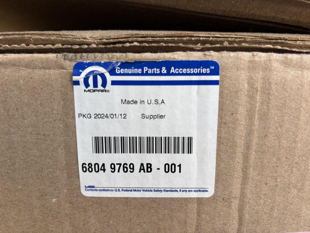 Dodge Accessori per altri veicoli: Dodge Ram Stossstange 2009 - 2018 – Nuovo e nell'imballaggio originale da Bretzwil venduto da Mygarage4147 2