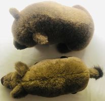 Stofftiere der Marke FORSTER Bär und Wildsau, sehr schön