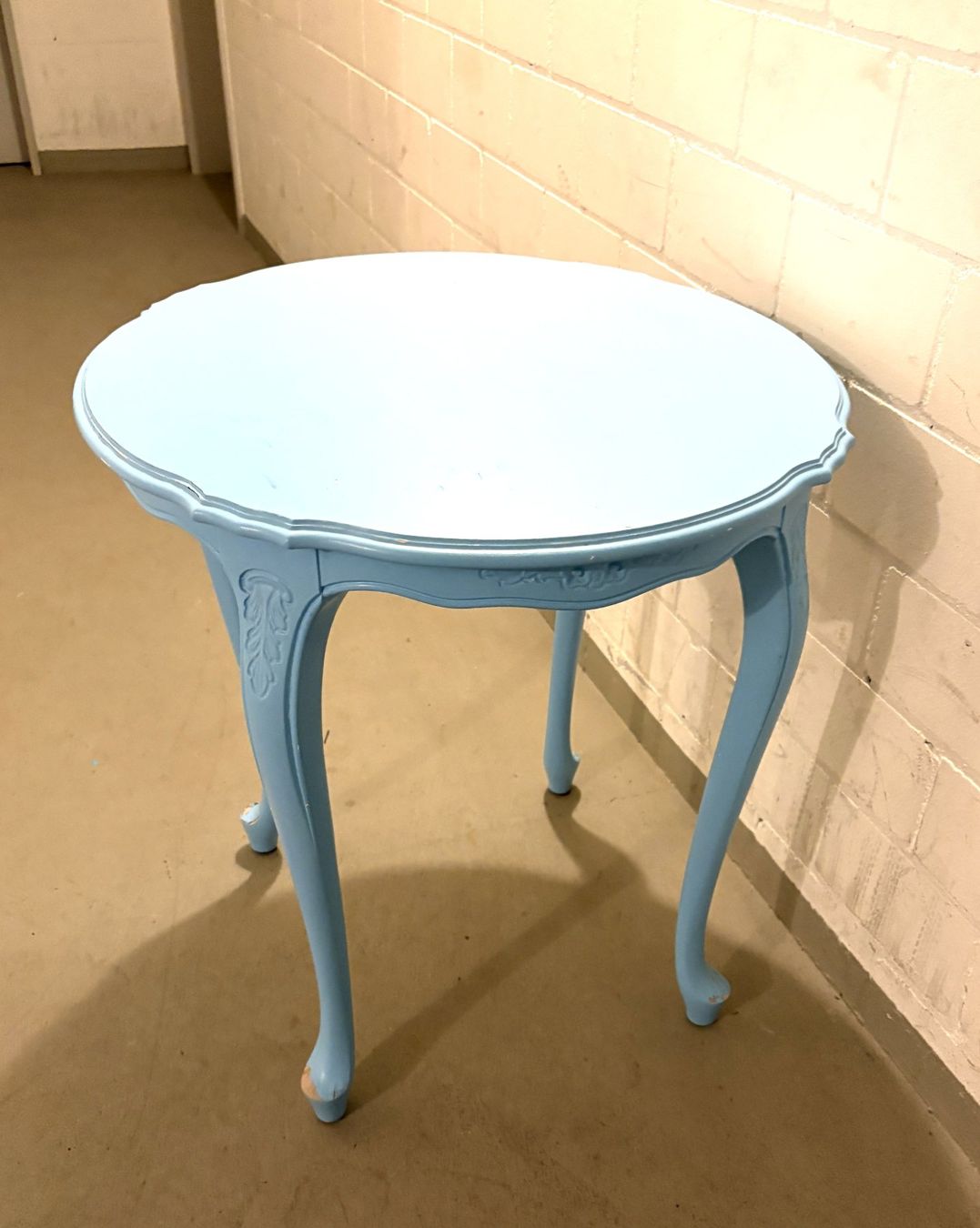 Tables: Tisch rund hellblau shabby chic – D'occasion à Glattbrugg par Ariel012