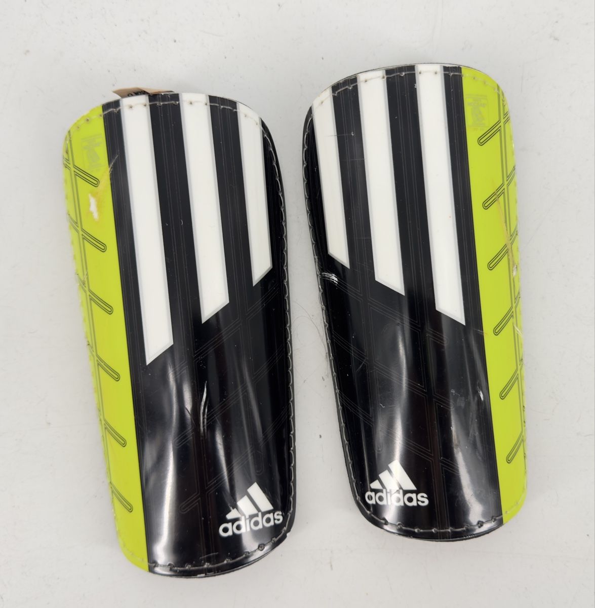 Protezioni & Imbottiture: # FUSSBALL - Schienbeinschoner # – Usato da Bolligen venduto da secondhand-with-love