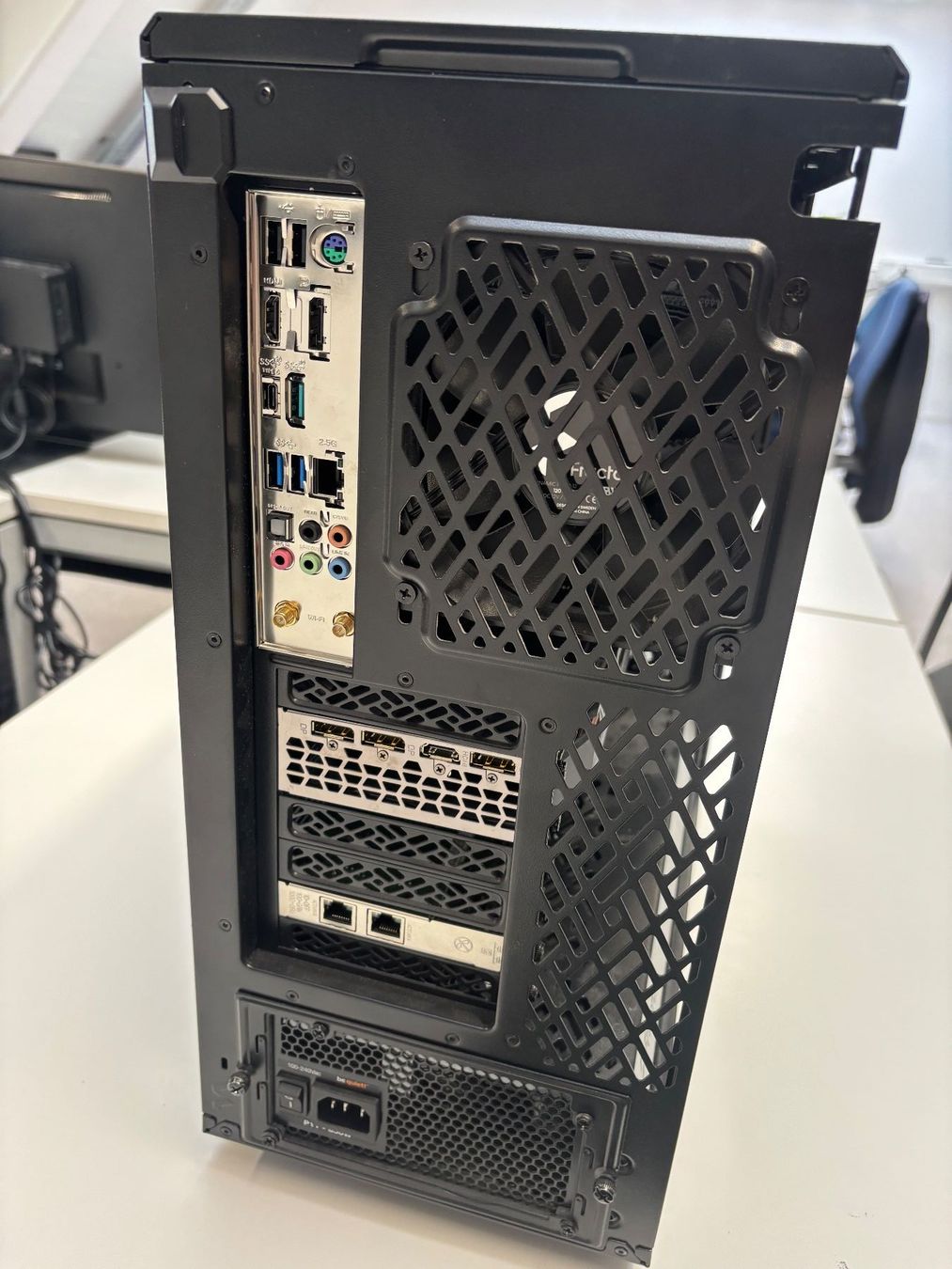 PC: Computer mit Intel i5-12600K und 32GB RAM – Usato da Zürich venduto da mar_hs6l 4
