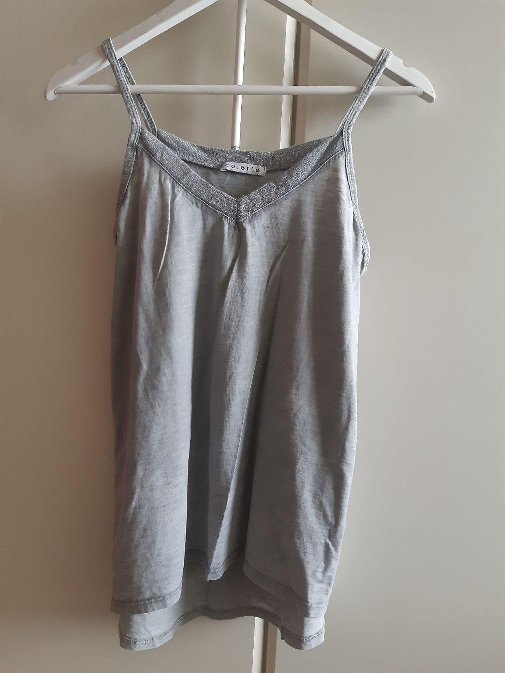 Top: COLETTE - Top sans manches gris S/M – Nuovo (secondo la descrizione) da Cressier - NE venduto da bloomydays
