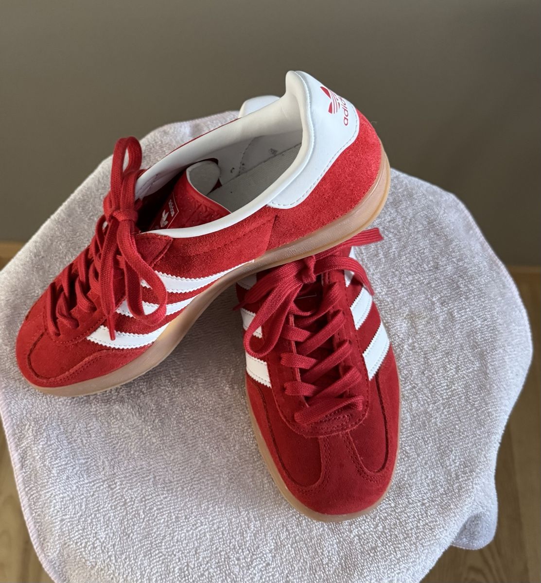 Herrenschuhe: Adidas Sneaker Gazelle rot – Neu (gemäss Beschreibung) aus Basel von Americana60
