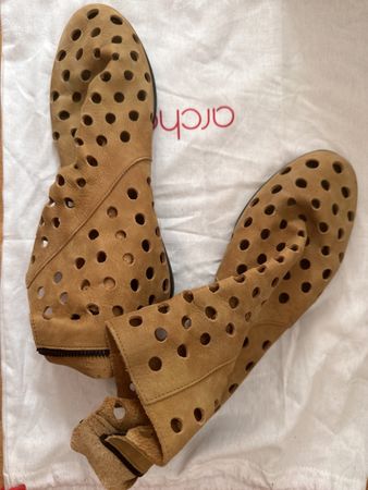 Arche Ankle Boots